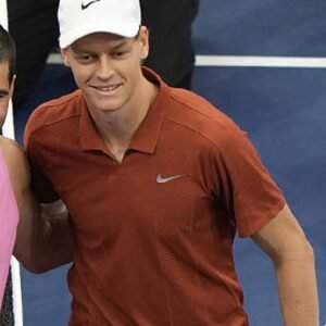 Show your support for Jannik Sinner with the US Open 2025 NYC Brown Polo Shirt, combining comfort and style for every tennis enthusiast. Buy now!