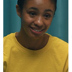 Elevate your wardrobe with Enquête en famille's stylish offerings, including Naïma Rodric's striped sweater and Soraya Bitard's blue kimono jacket.