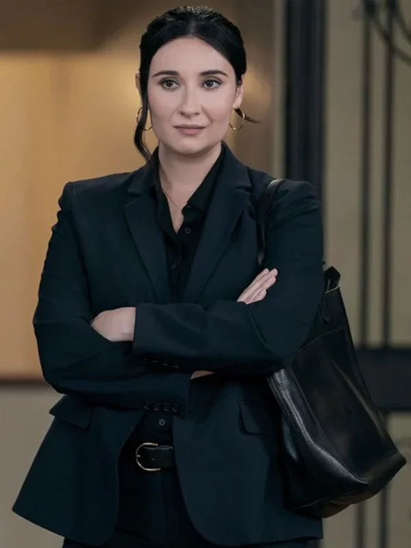 A Man On The Inside S02 Lilah Richcreek Blazer