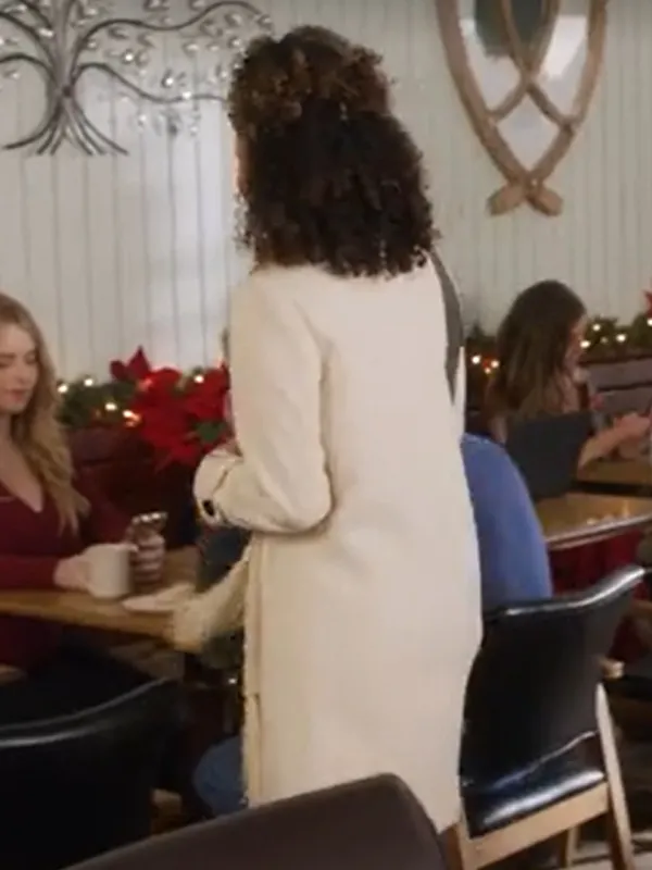 A Christmas Angel Match 2025 Daisy White Trench Coat