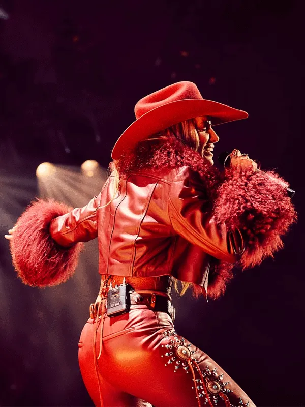 Lainey Wilson Faux Fur Cropped Leather Jacket