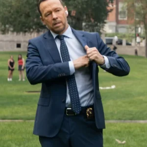 Donnie Wahlberg Boston Blue S01 Blue Suit