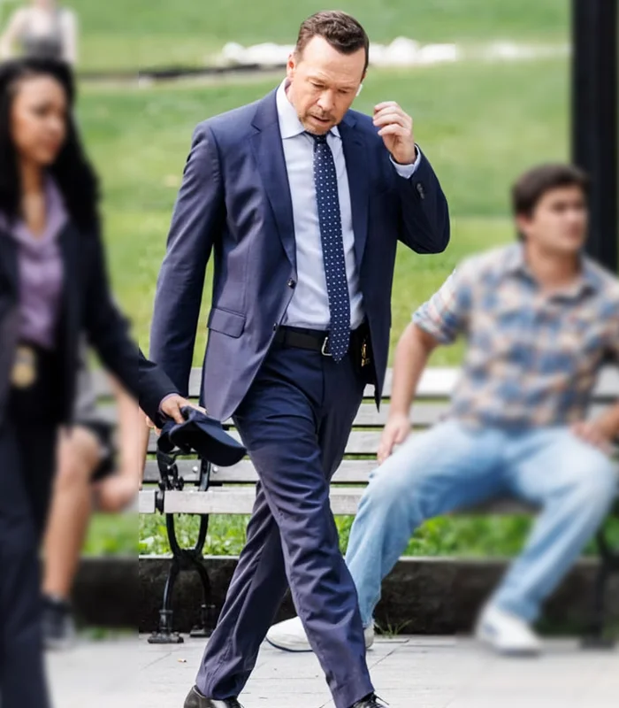 Donnie Wahlberg Boston Blue S01 Blue Suit - Image 2