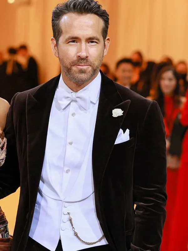 Ryan Reynolds Met Gala 2022 Velvet Blazer