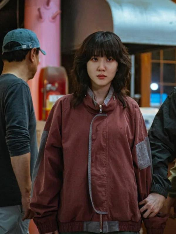 Park Eun-bin Hyper Knife Red Jacket