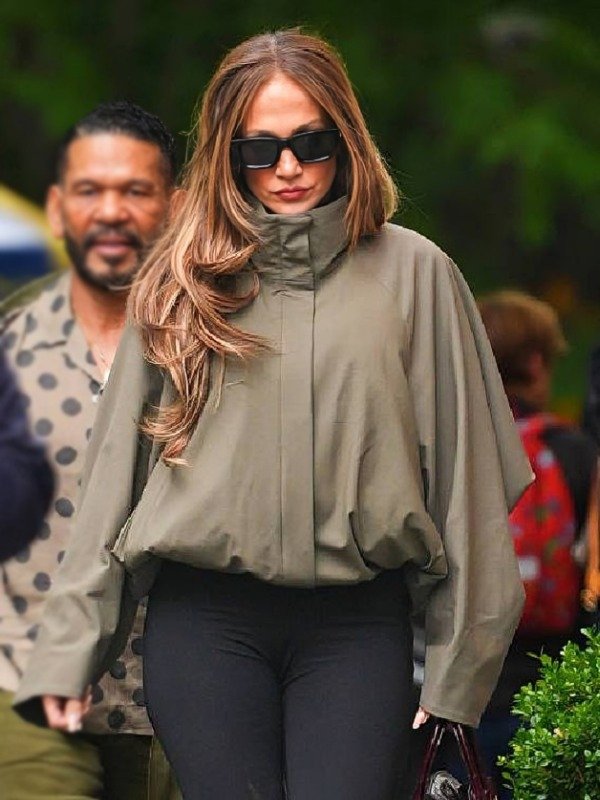 NYC 2026 Jennifer Lopez Sage Green Jacket - Image 4